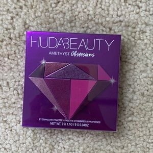 HUDA BEAUTY amethyst obsession palette
